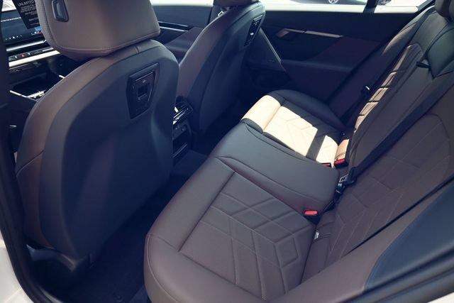 Used 2025 BMW 530i w/ Premium Package RWD image 27