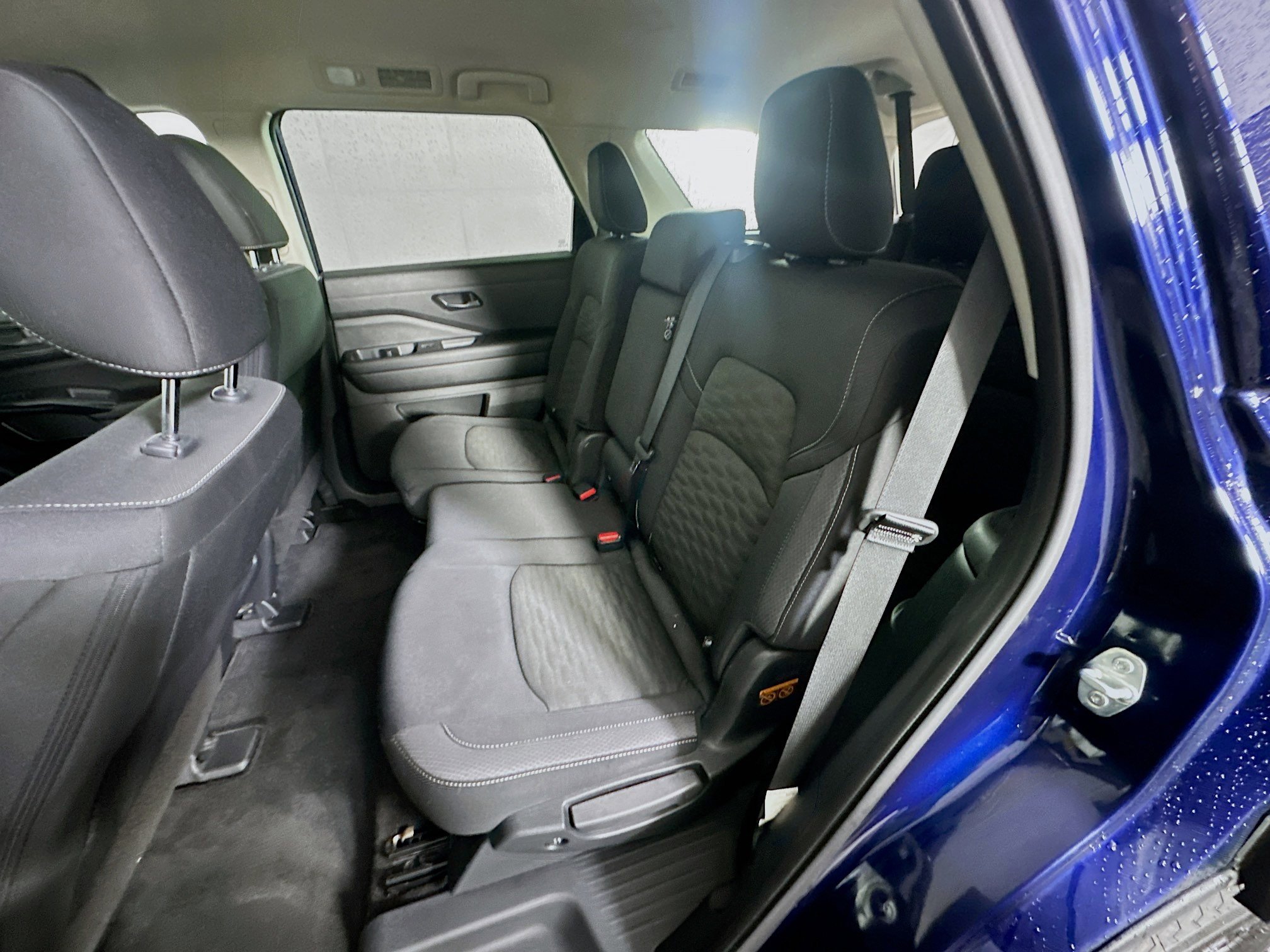 Used 2025 Nissan Pathfinder SV image 26