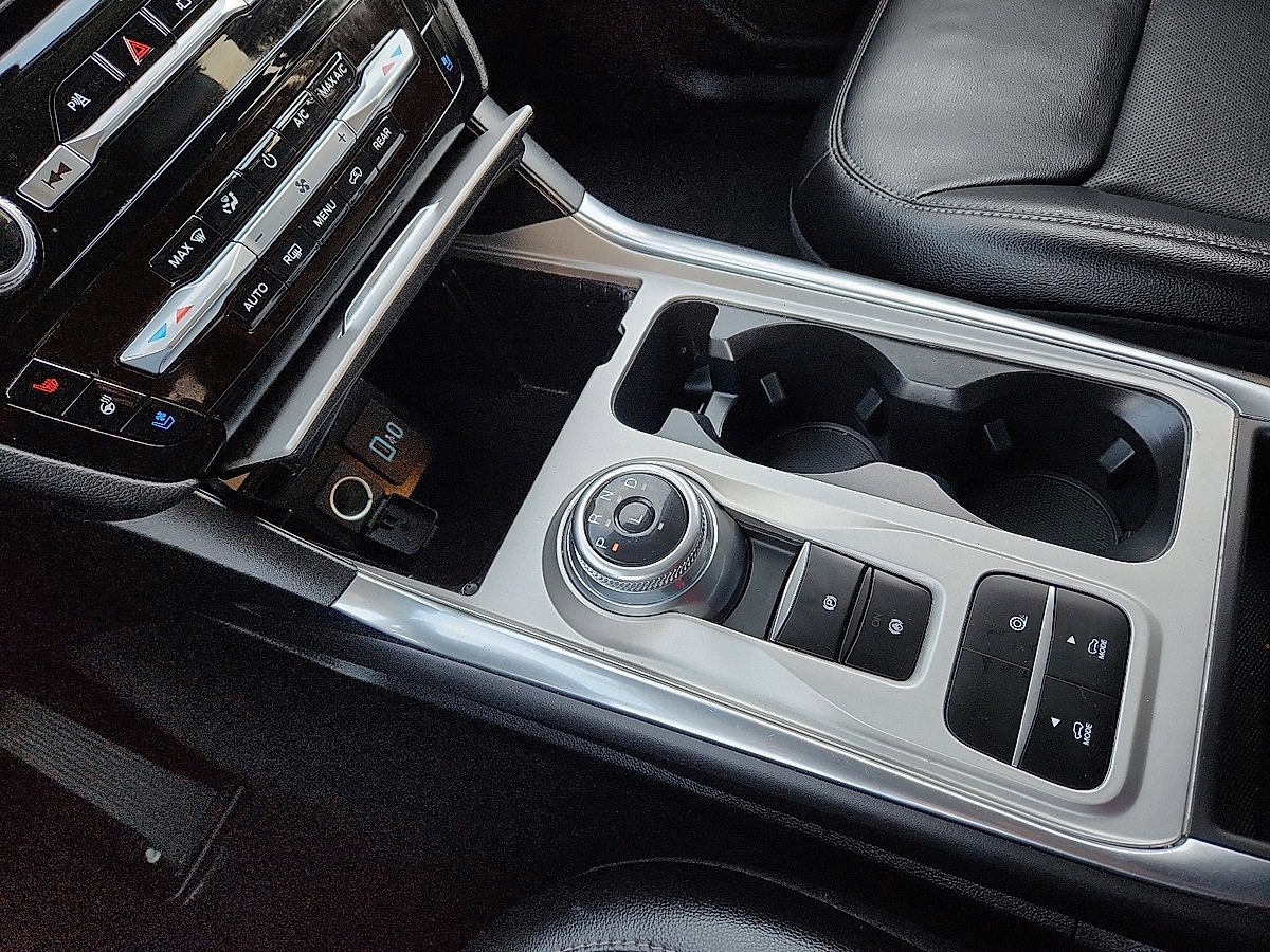 Used 2023 Ford Explorer Limited image 12