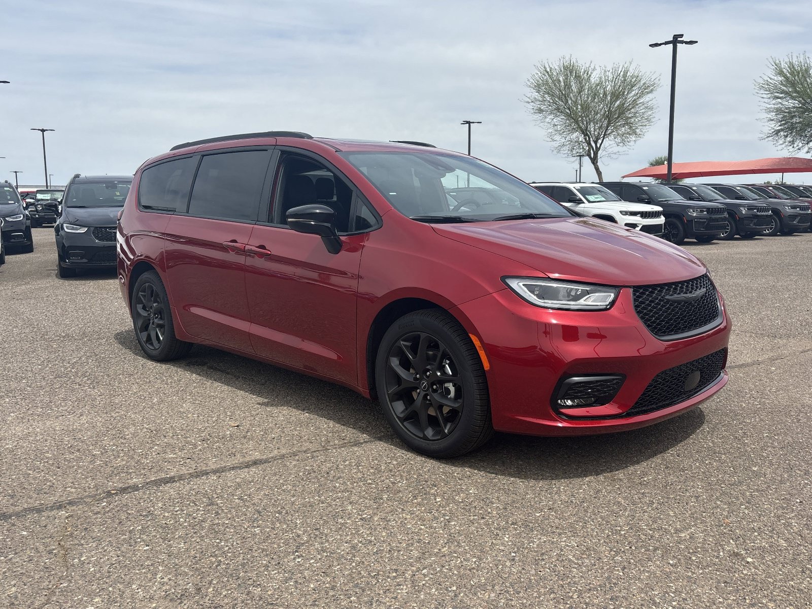 New 2026 Chrysler Pacifica Select w/ S Appearance Package FWD image 5