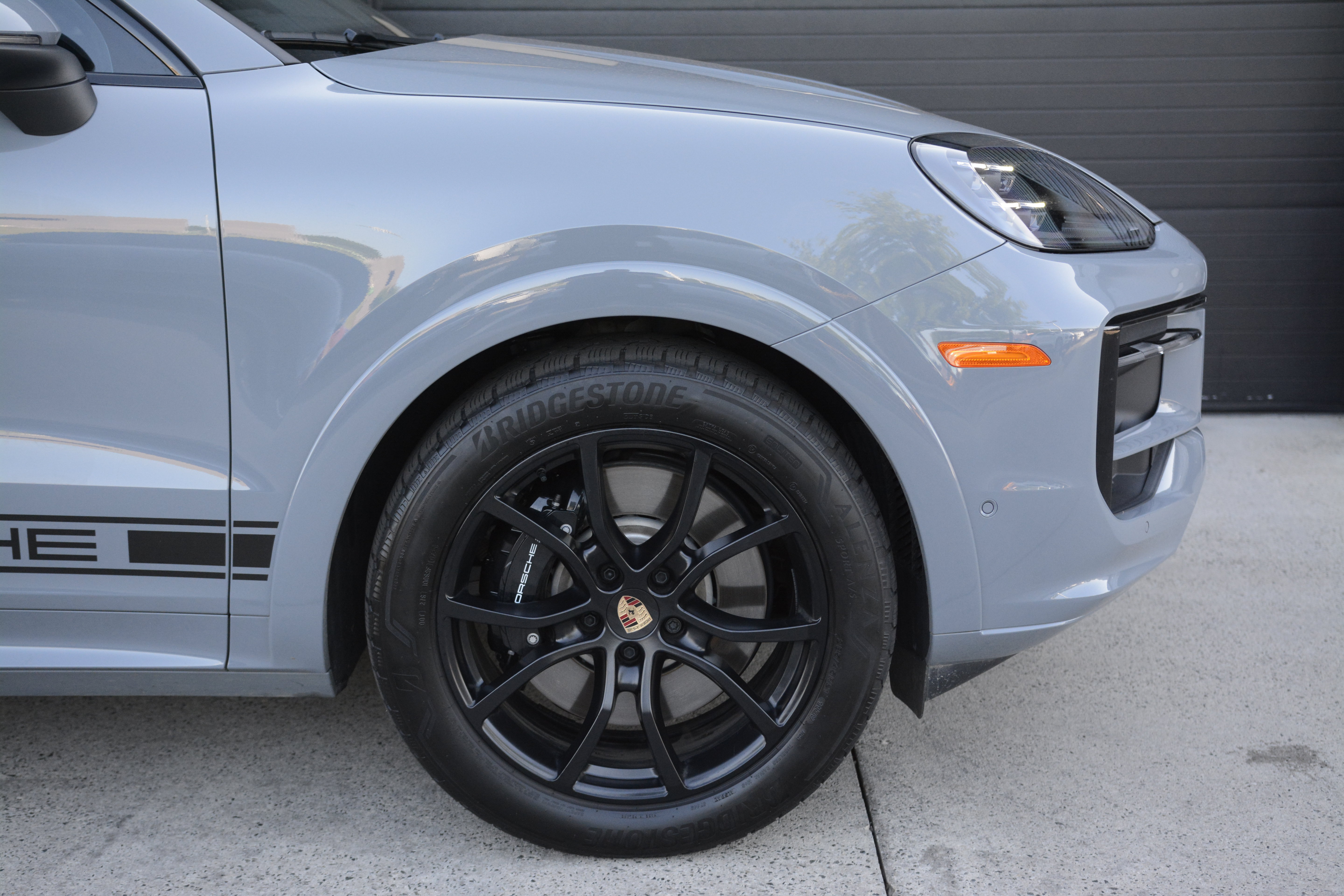 Certified 2025 Porsche Cayenne S AWD/4WD image 11