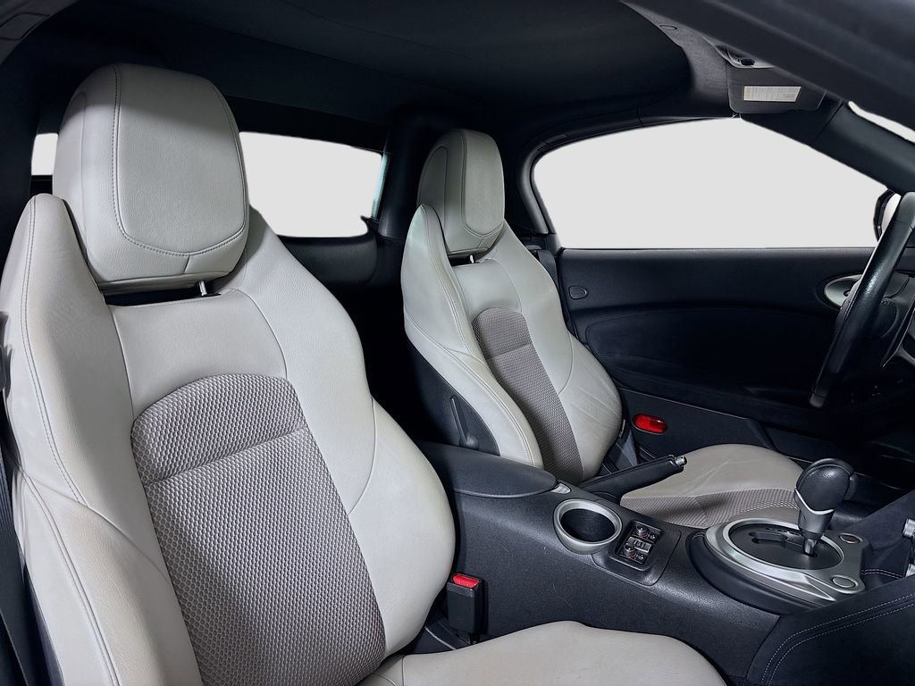 Used 2010 Nissan 370Z Touring w/ Sport Pkg image 28