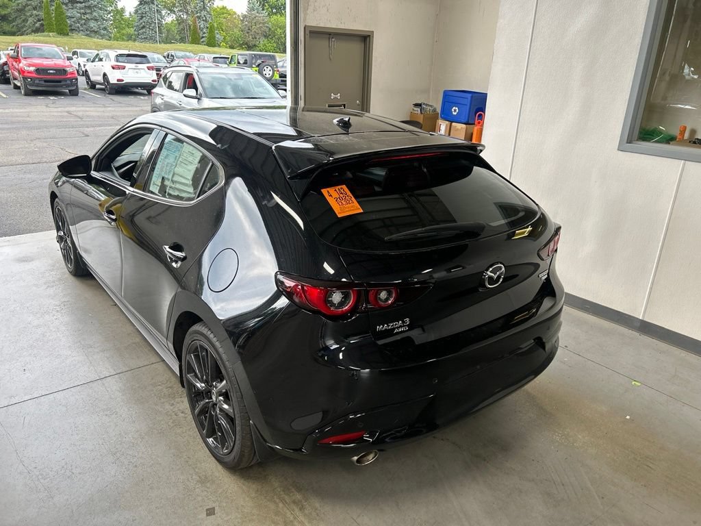 Used 2025 MAZDA MAZDA3 Hatchback w/Premium Plus Pkg AWD/4WD image 7