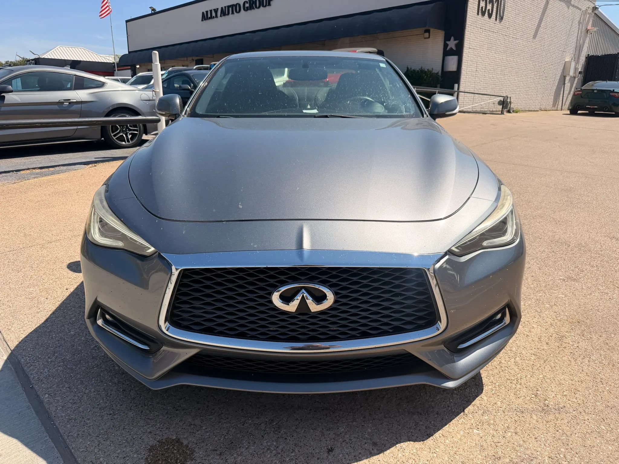 Used 2017 INFINITI Q60 3.0t w/ Premium Plus Package 3.0T RWD image 8