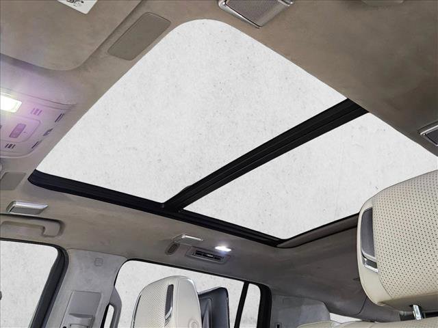 Used 2021 Cadillac Escalade ESV Premium Luxury Platinum image 16