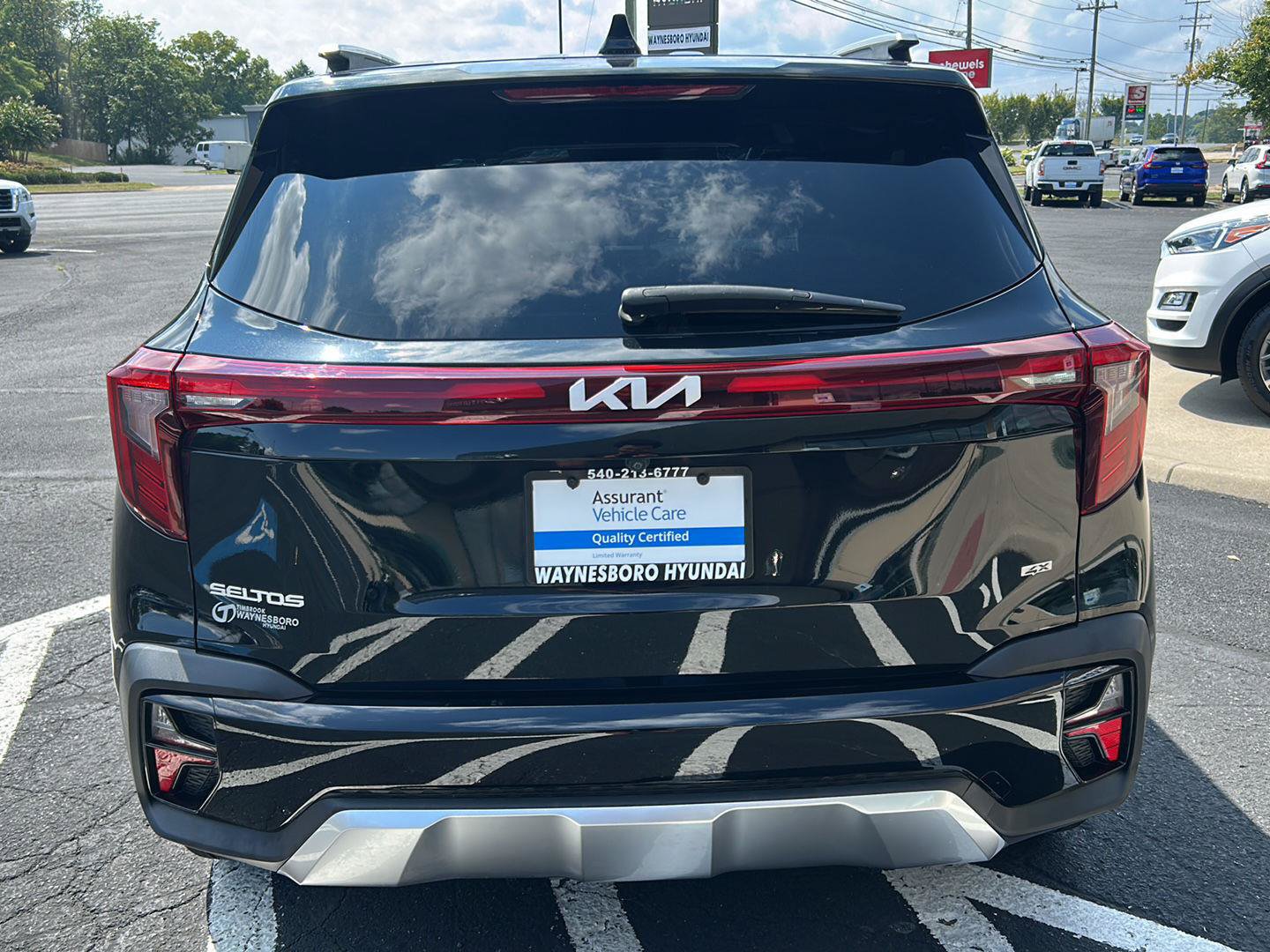Used 2024 Kia Seltos SX w/ SX Sunroof Package AWD/4WD image 6