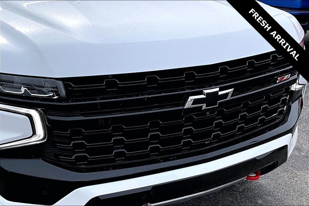 Used 2024 Chevrolet Suburban Z71 w/ Off-Road Capability Package image 31