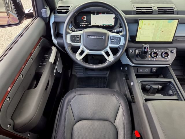 Used 2024 Land Rover Defender 130 X-Dynamic SE AWD/4WD image 13