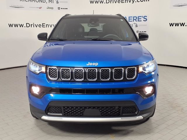 Used 2023 Jeep Compass Limited AWD/4WD image 2