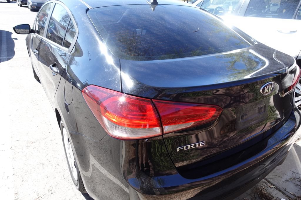 Used 2018 Kia Forte LX FWD image 2