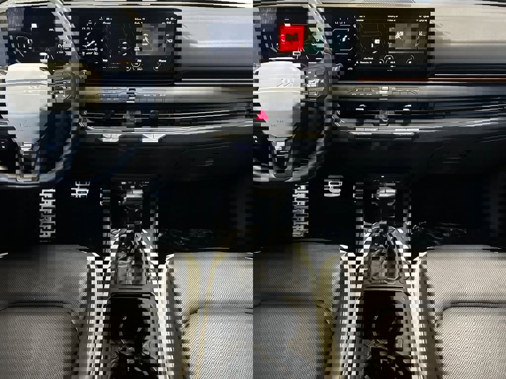 Used 2025 Kia K4 GT-Line Turbo image 12