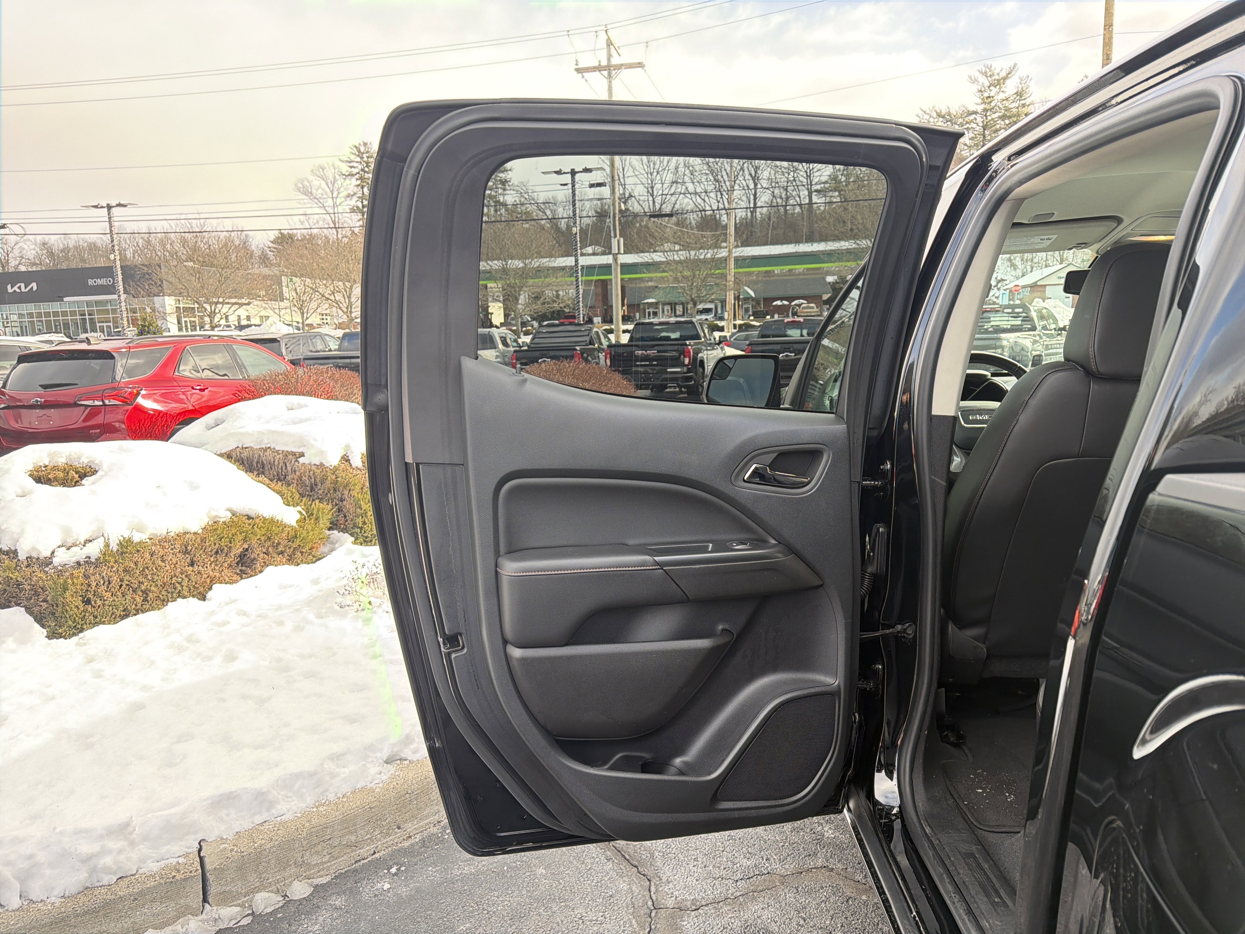 Used 2022 GMC Canyon AT4 w/ Trailering Package image 28