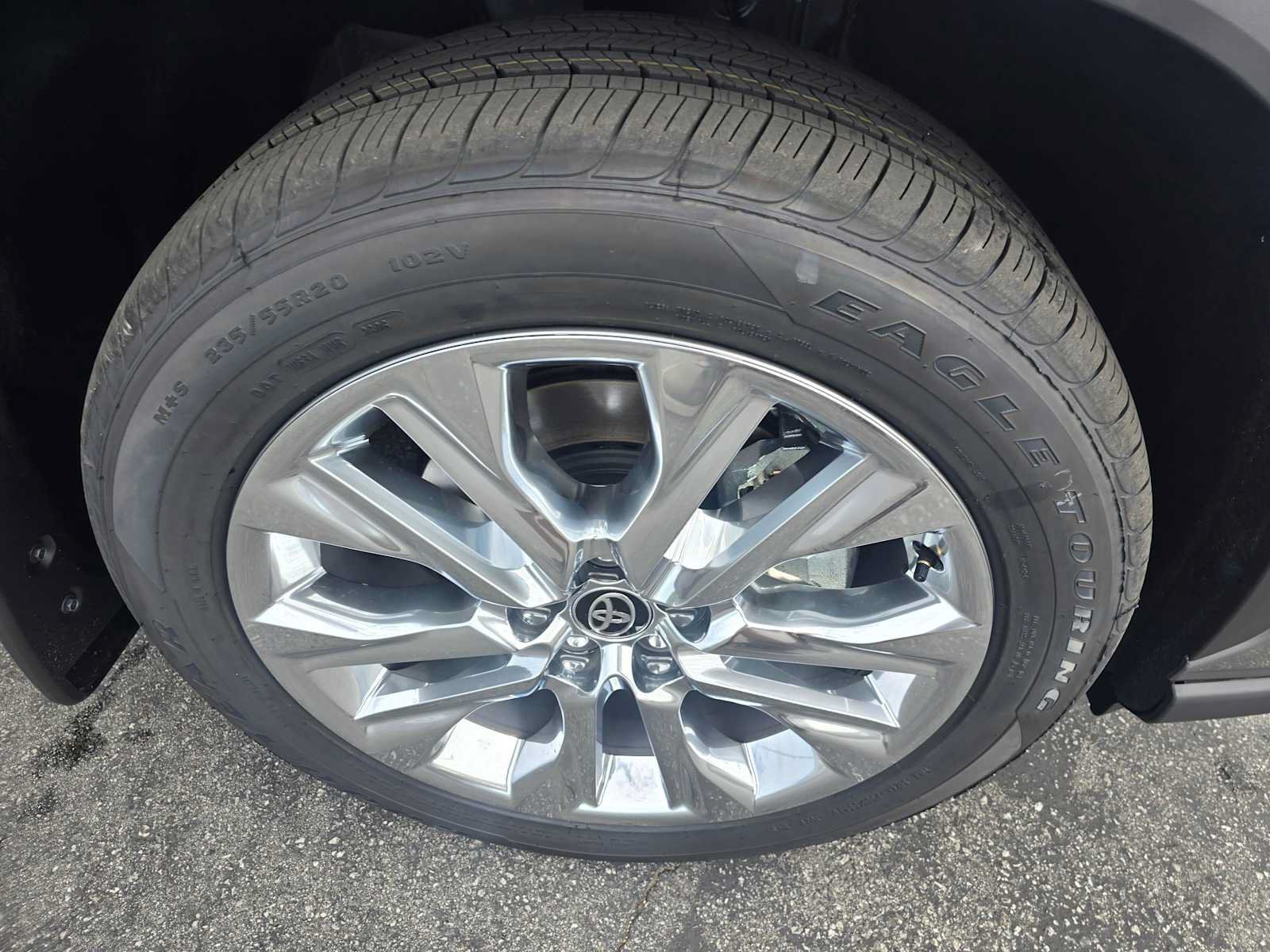 New 2026 Toyota Highlander Limited AWD/4WD image 9