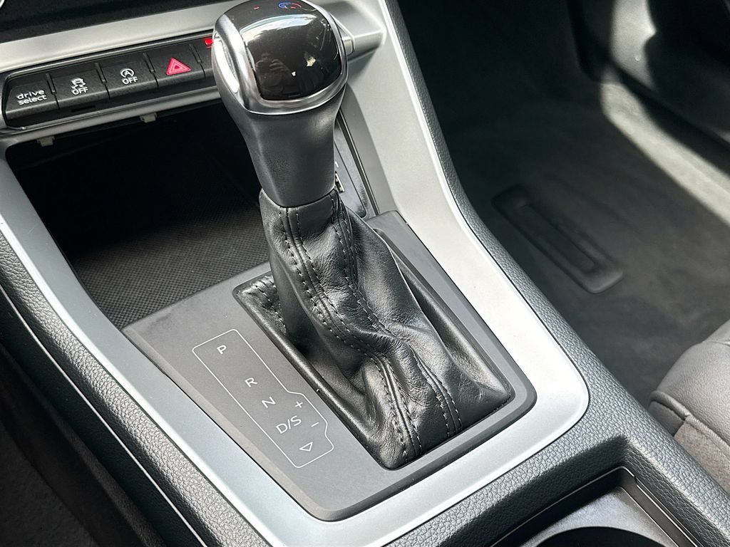 Used 2019 Audi Q3 2.0T Premium w/ Convenience Package AWD/4WD image 17