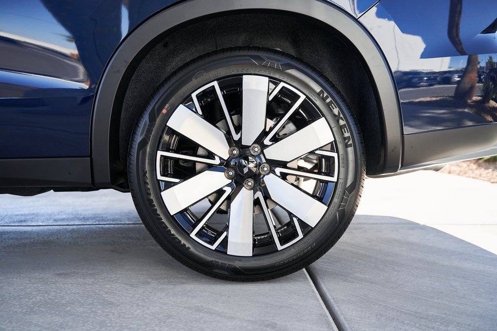 Used 2025 Mitsubishi Outlander SE FWD image 8