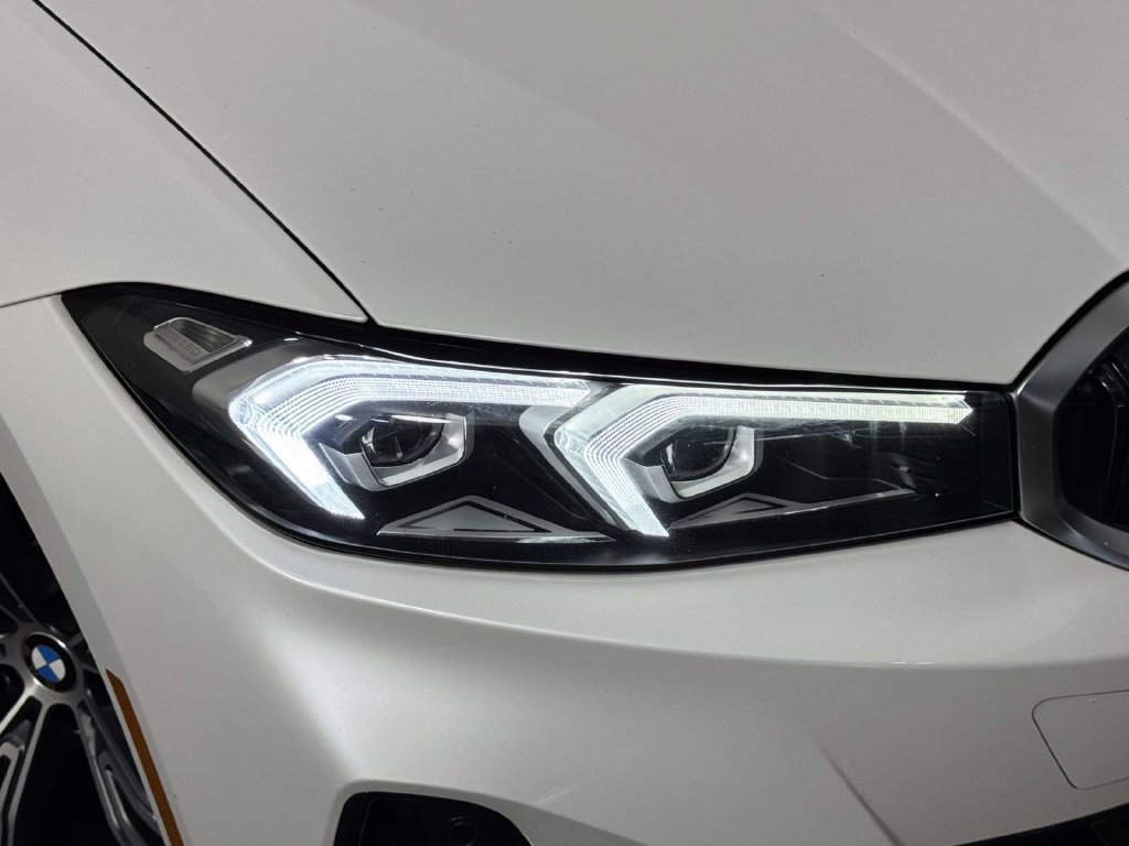 Used 2023 BMW 330i xDrive Sedan w/ Driving Assistance Package AWD/4WD image 15