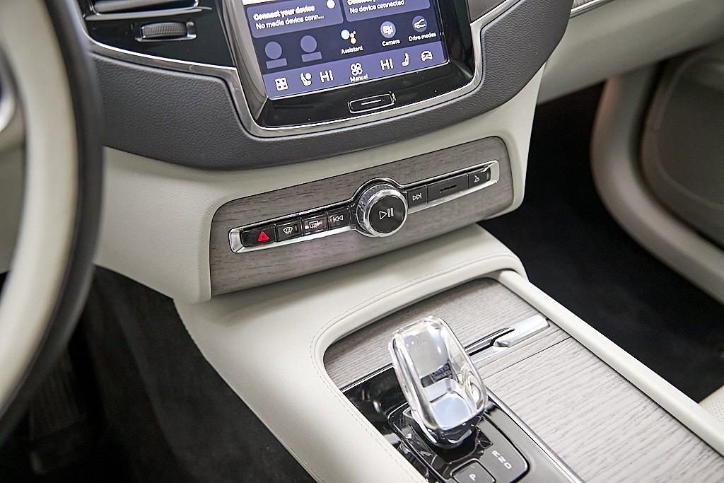 Certified 2023 Volvo XC90 T8 Ultimate image 17