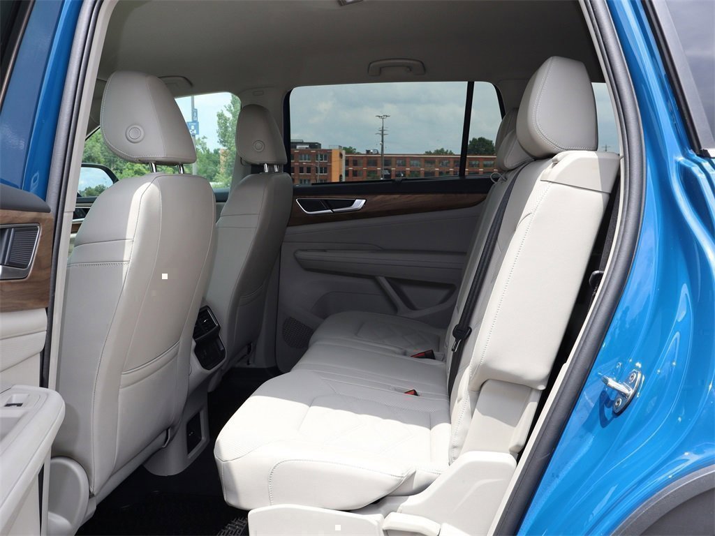 New 2025 Volkswagen Atlas SE image 15