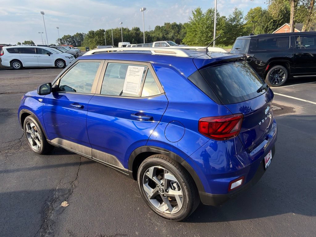 Used 2025 Hyundai Venue SEL FWD image 5