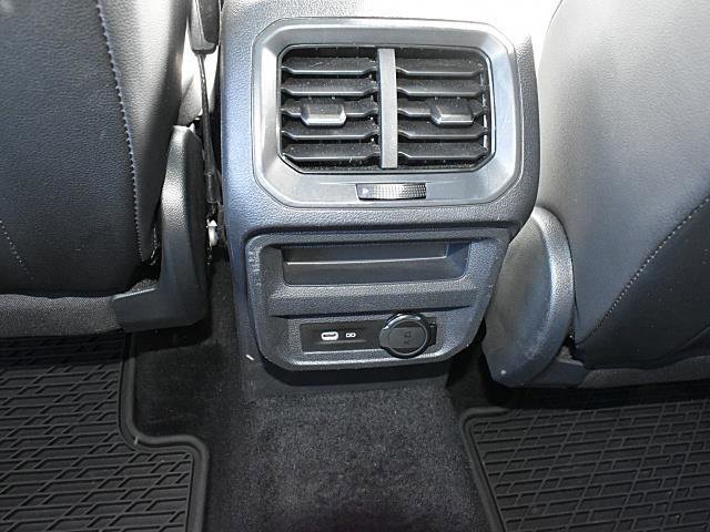 Used 2022 Volkswagen Tiguan SE image 15
