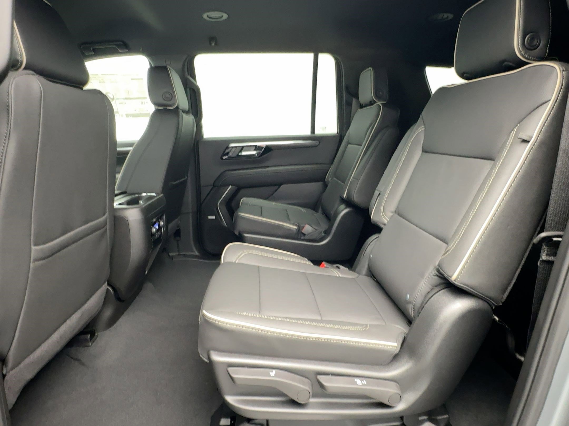 New 2026 Chevrolet Suburban Premier image 26