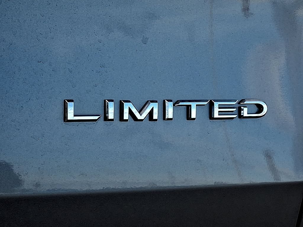 Used 2025 Toyota Grand Highlander AWD image 12