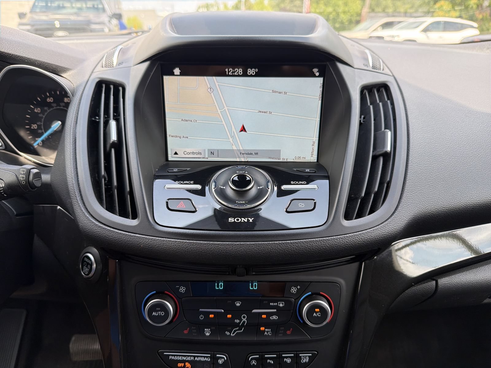 Used 2019 Ford Escape Titanium AWD/4WD image 29