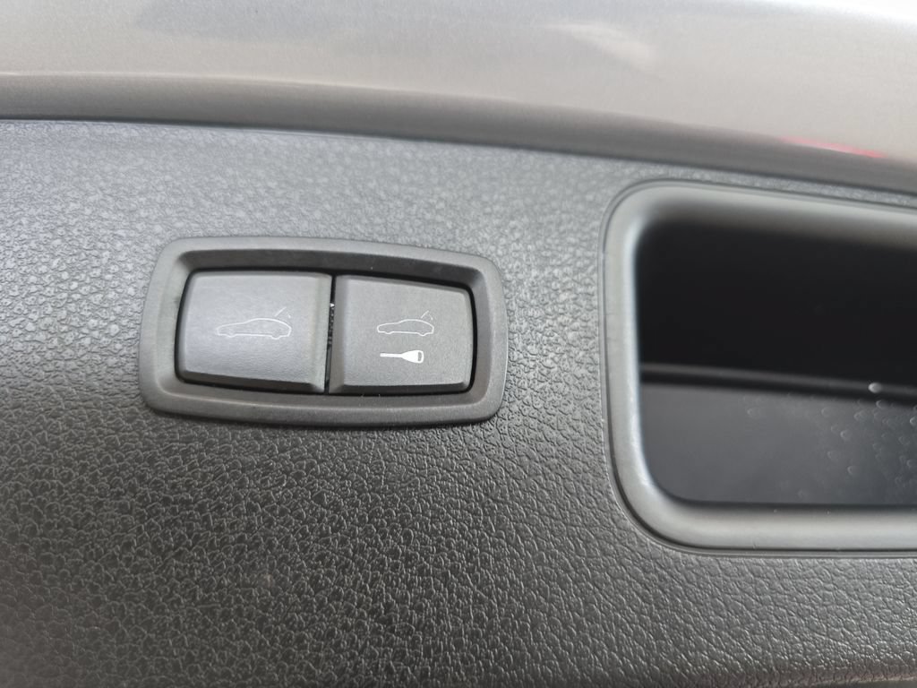 Certified 2021 Porsche Macan S AWD/4WD image 31
