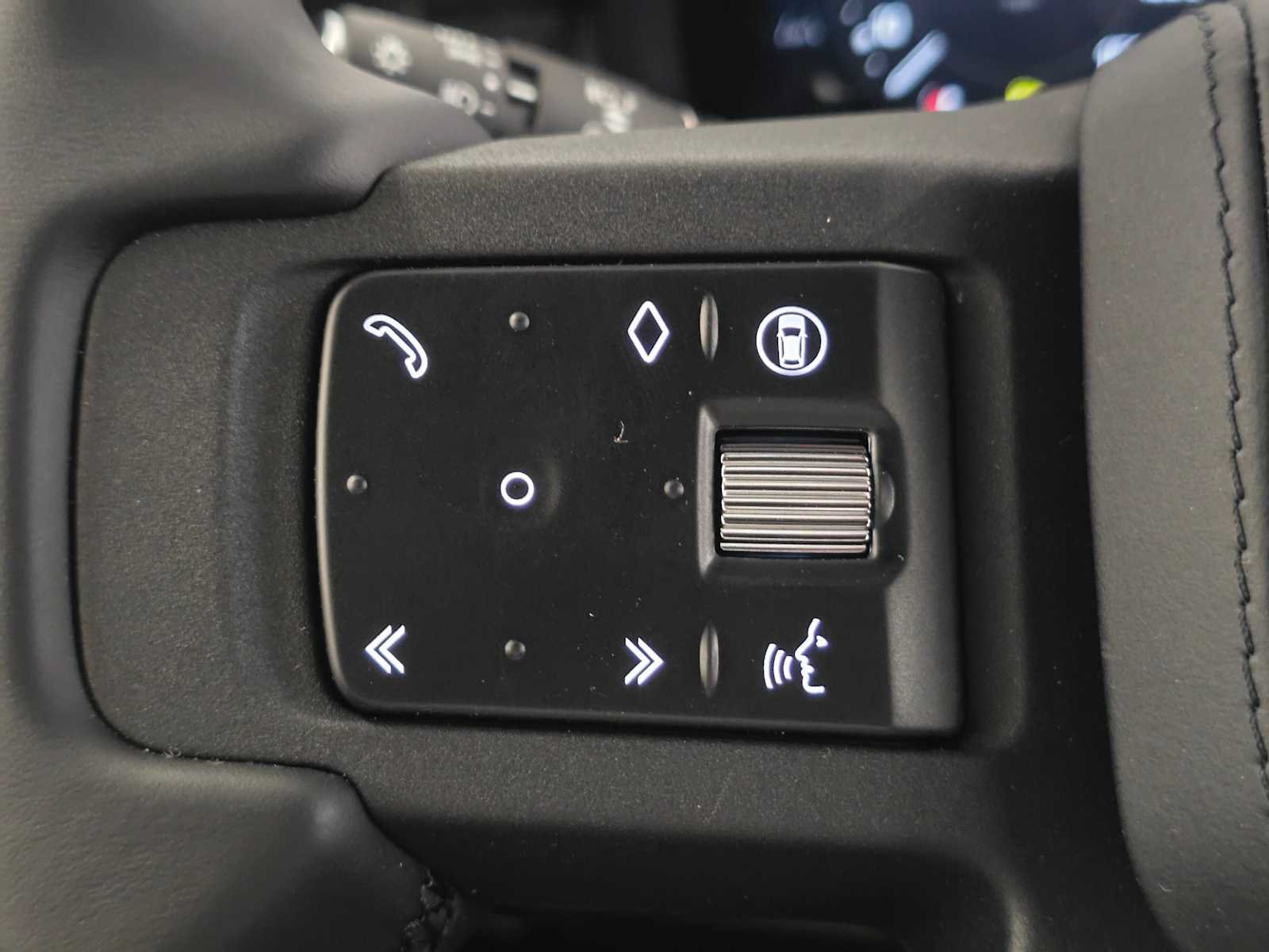 New 2026 Land Rover Defender 110 X AWD/4WD image 31