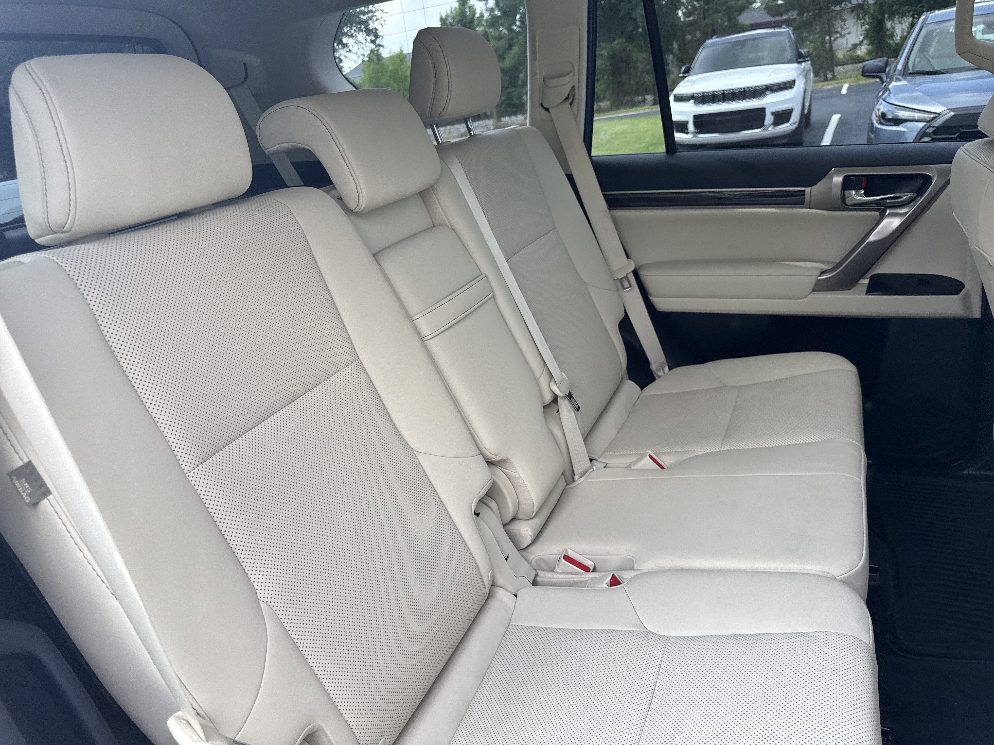 Used 2021 Lexus GX 460 Premium w/ Premium Package AWD/4WD image 30