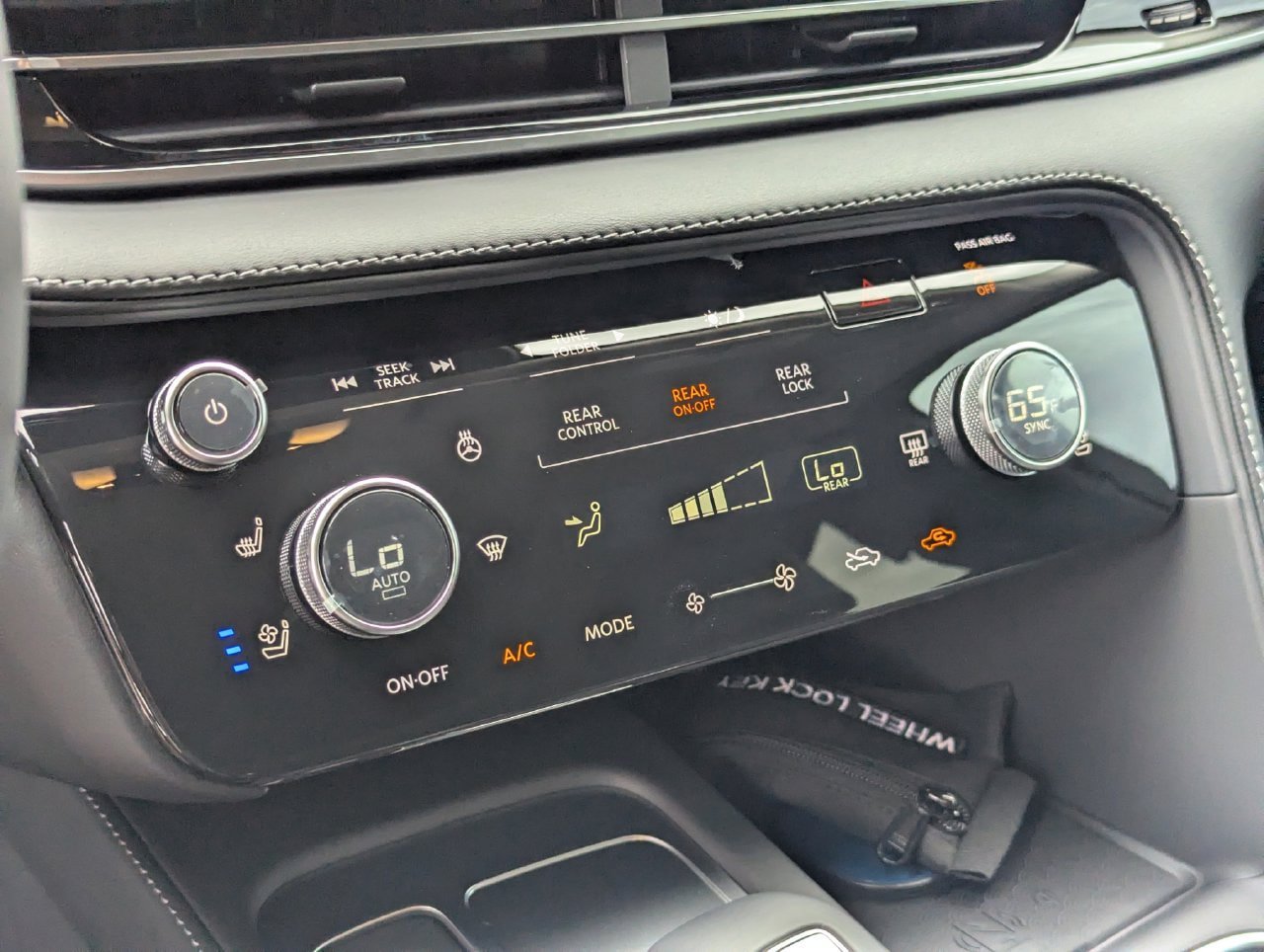 New 2027 INFINITI QX60 Luxe FWD image 22