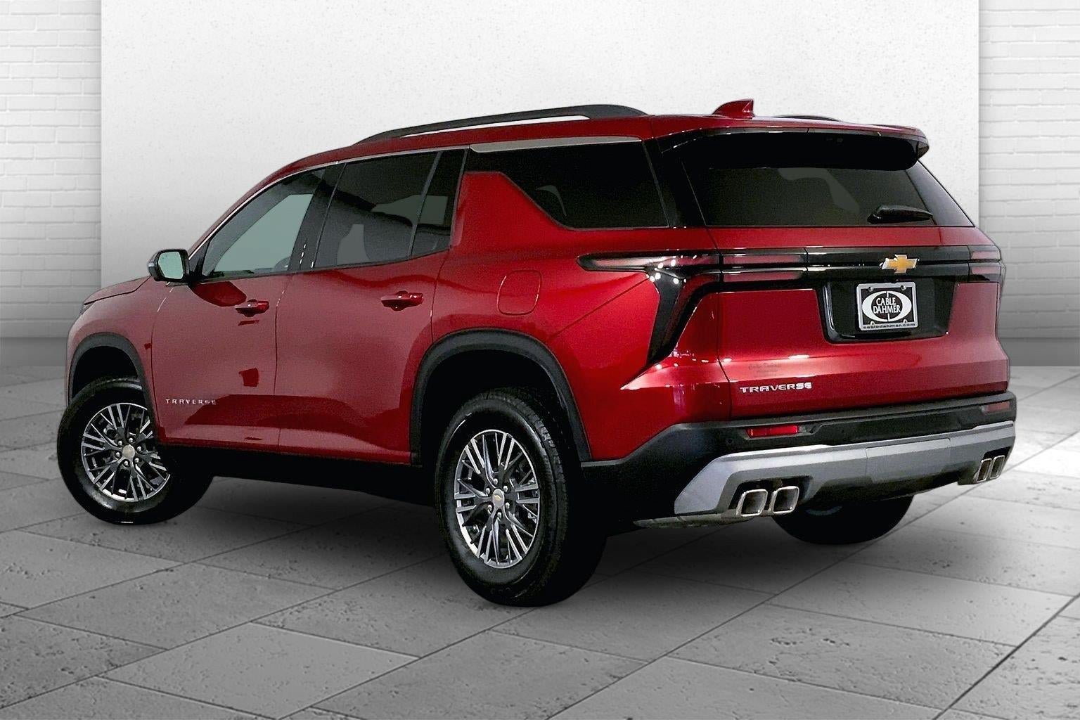 Used 2026 Chevrolet Traverse LT w/ Driver Confidence Package FWD image 11