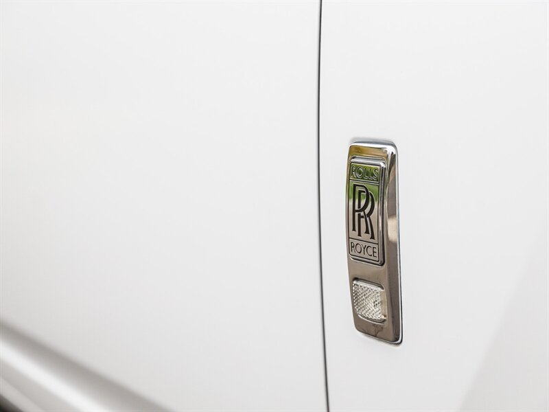 Used 2012 Rolls-Royce Ghost RWD image 23