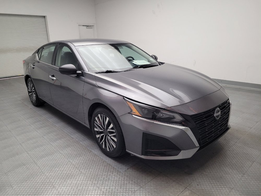 Used 2024 Nissan Altima 2.5 SV image 13