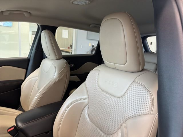 Used 2018 Jeep Cherokee Limited w/ Luxury Group image 11