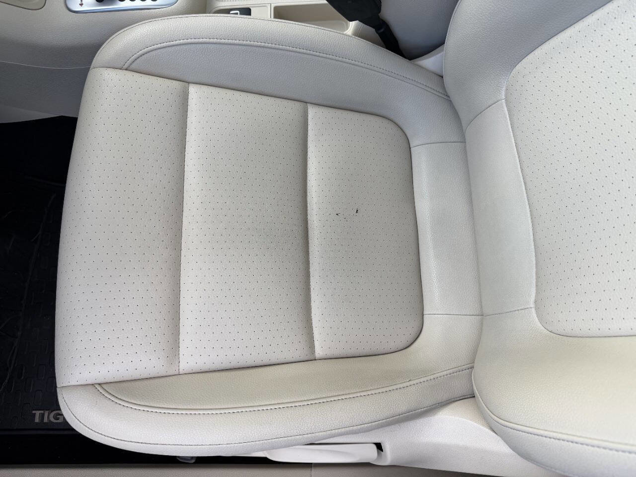 Used 2015 Volkswagen Tiguan SEL image 18