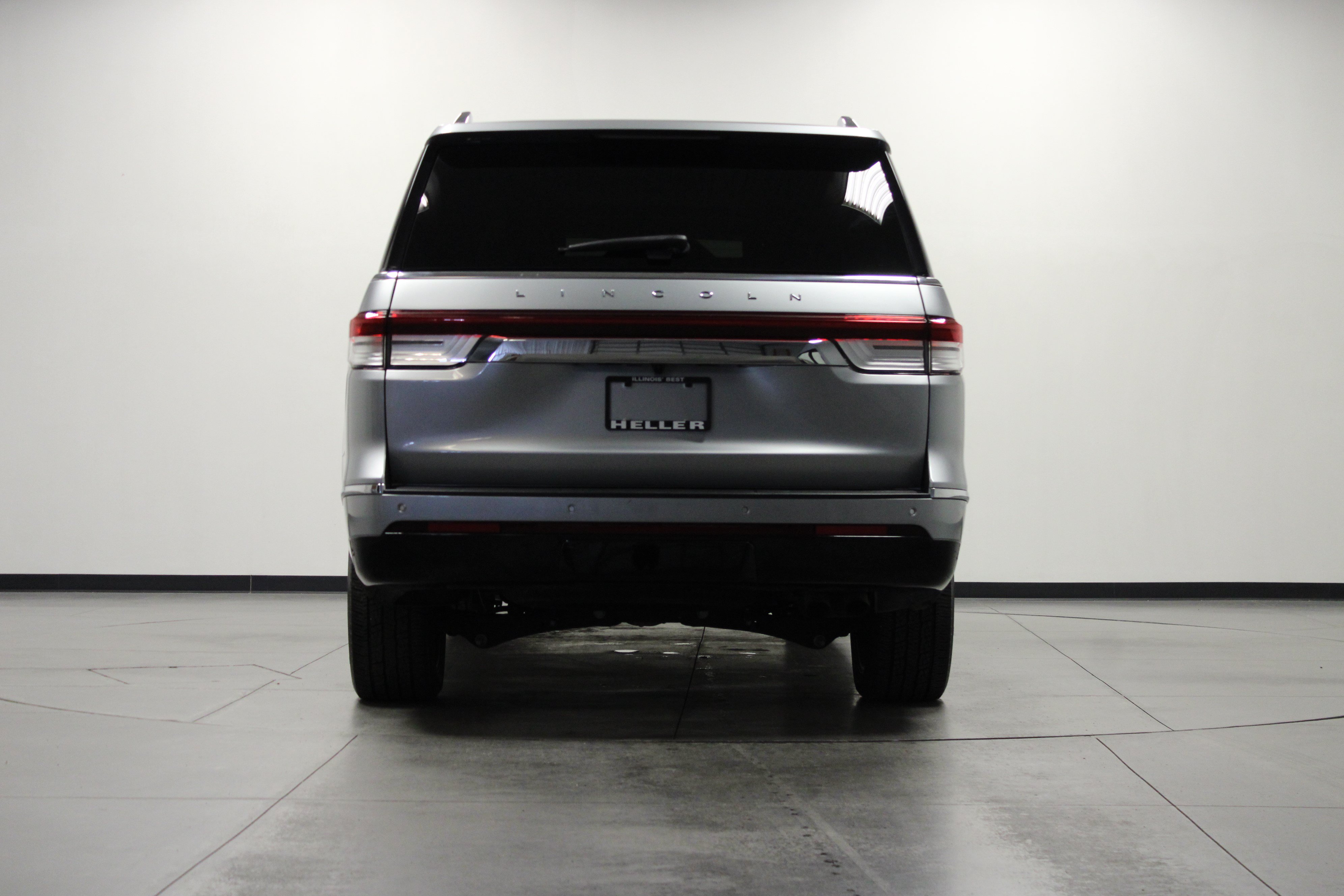 Used 2024 Lincoln Navigator L Reserve AWD/4WD image 5