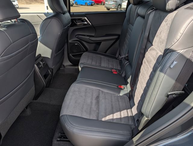 New 2026 Mitsubishi Outlander LE AWD/4WD image 5