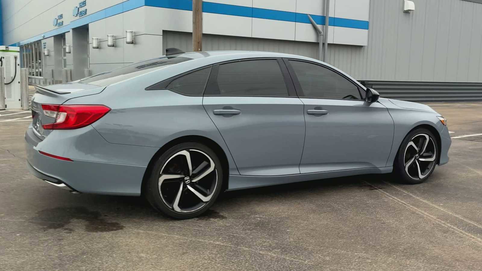 Used 2022 Honda Accord Sport image 2