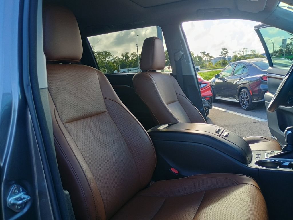 Used 2017 Toyota Highlander Limited FWD image 27