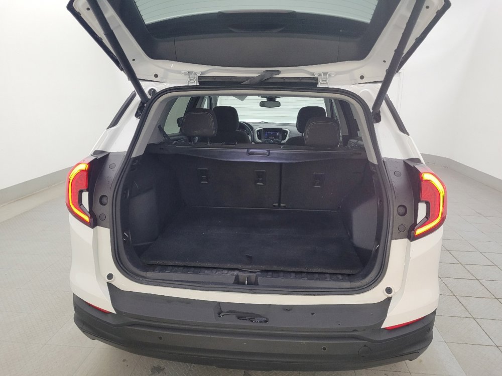 Used 2023 GMC Terrain SLE w/ Driver Convenience Package image 29