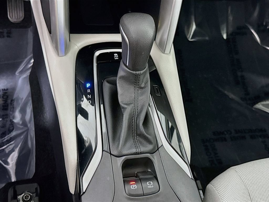Certified 2022 Toyota Corolla Cross LE w/ Moonroof Package AWD/4WD image 10
