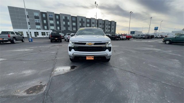 Used 2022 Chevrolet Silverado 1500 LT image 3