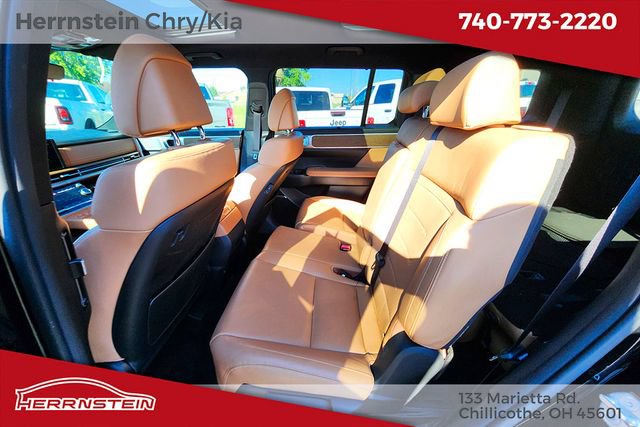 Used 2025 Hyundai Santa Fe Limited AWD/4WD image 27