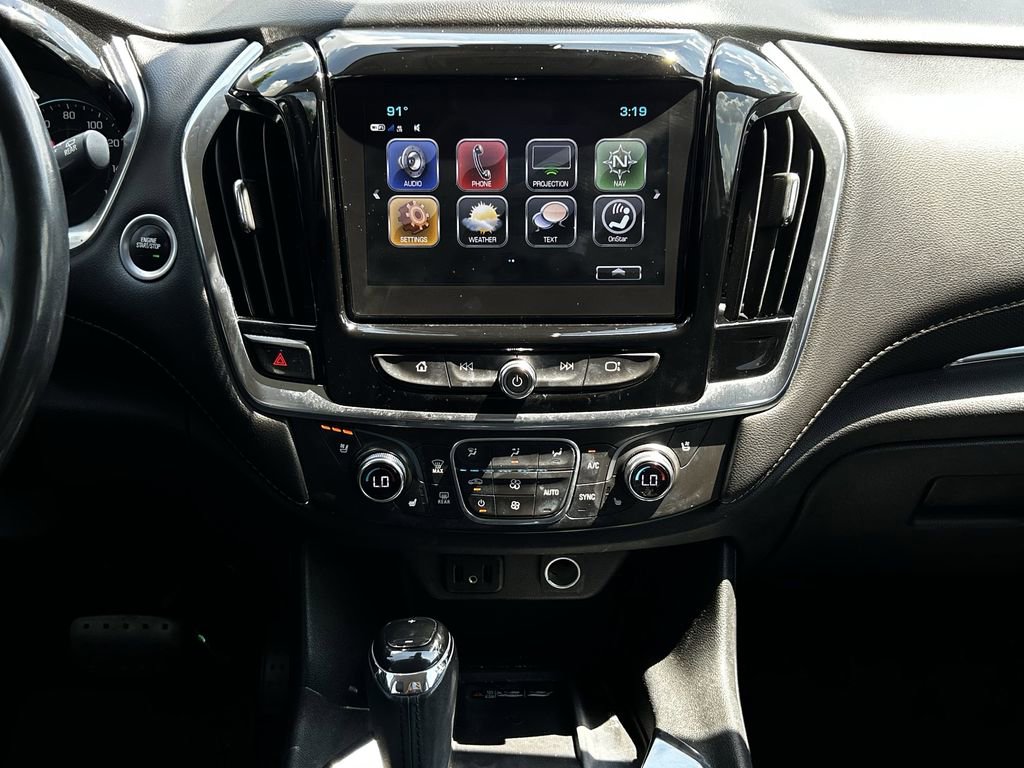 Used 2019 Chevrolet Traverse Premier w/ LPO, Blackout Package FWD image 18