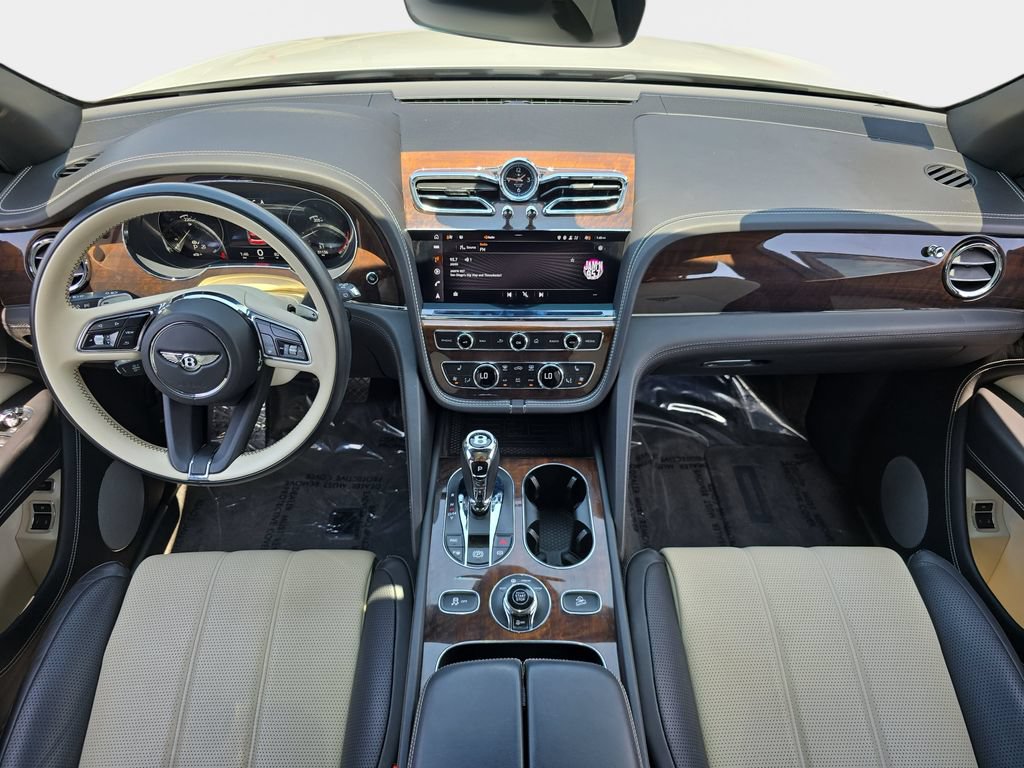 Used 2021 Bentley Bentayga AWD/4WD image 10