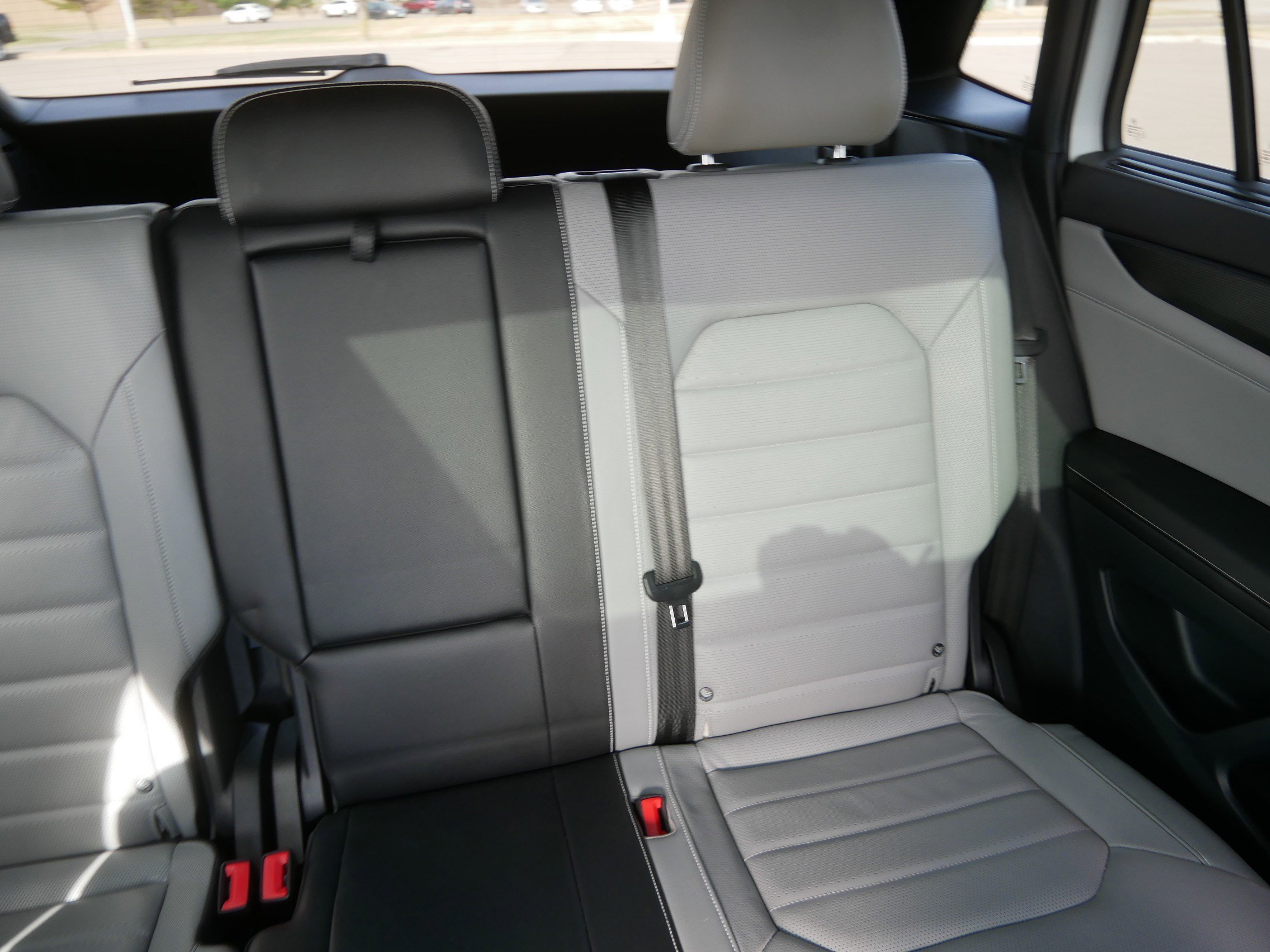 Used 2024 Volkswagen Atlas Cross Sport SEL R-Line image 14