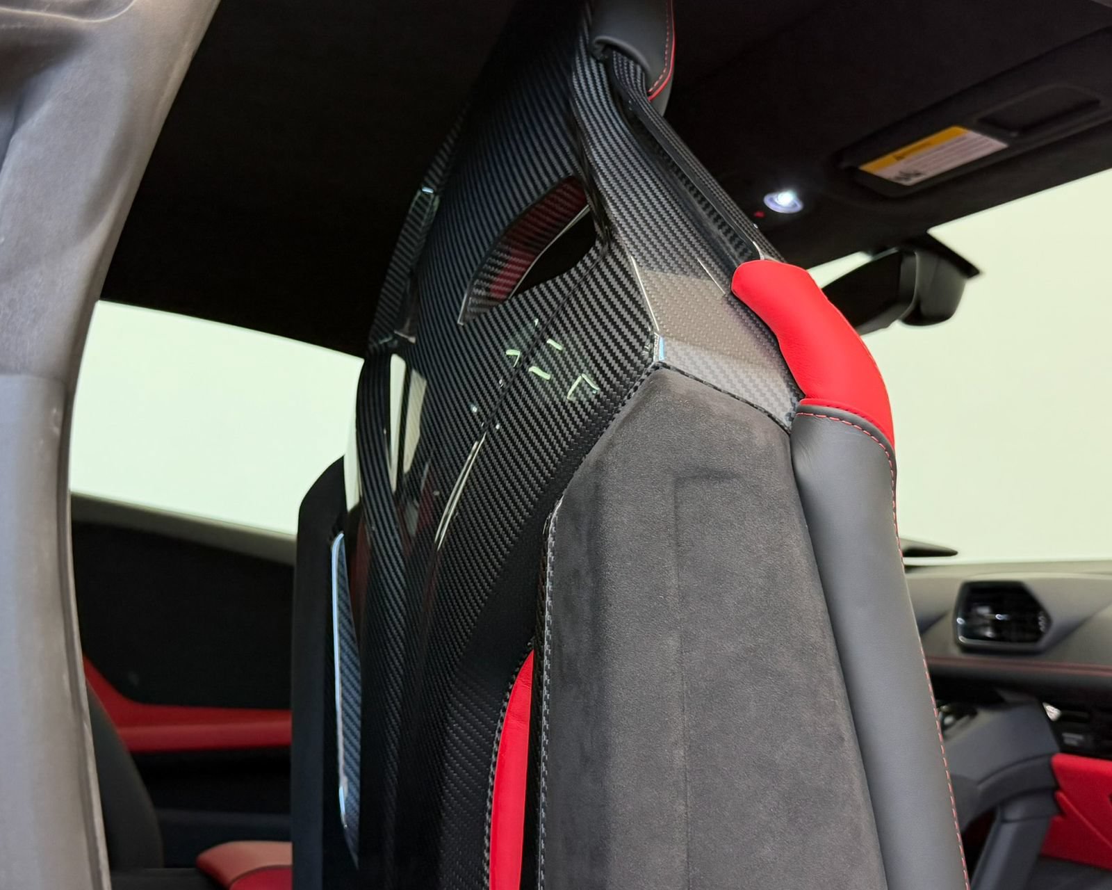 Used 2022 Lamborghini Huracan EVO RWD image 38