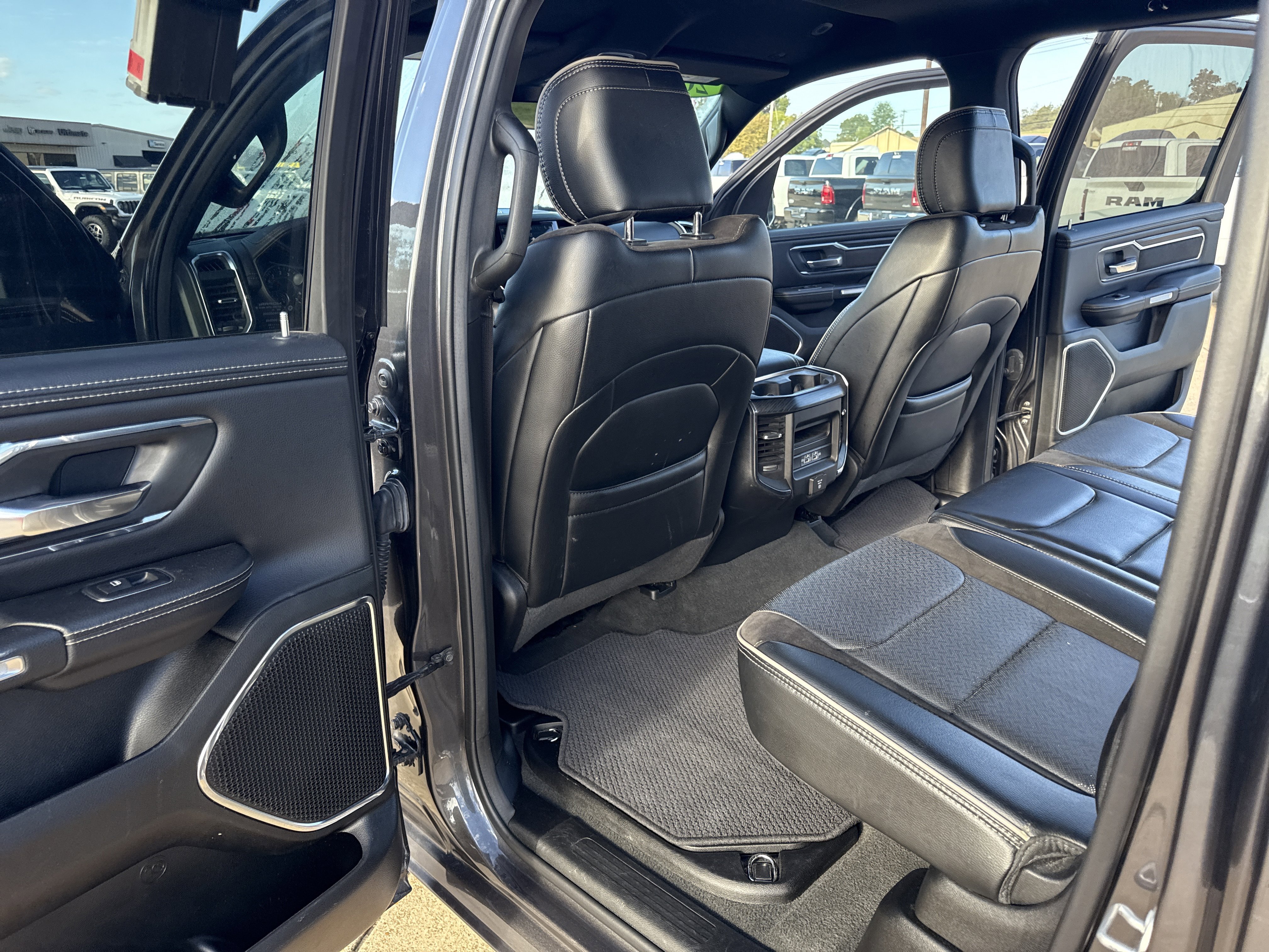 Used 2024 RAM 1500 Laramie image 33