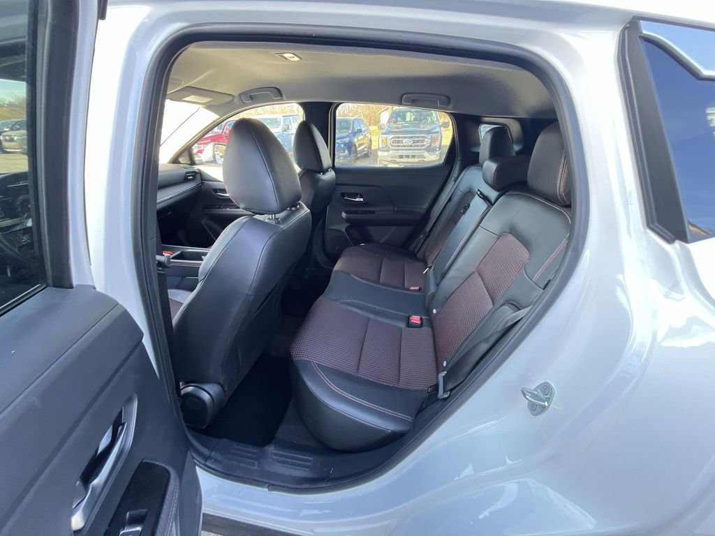 Used 2025 Nissan Kicks SR image 21